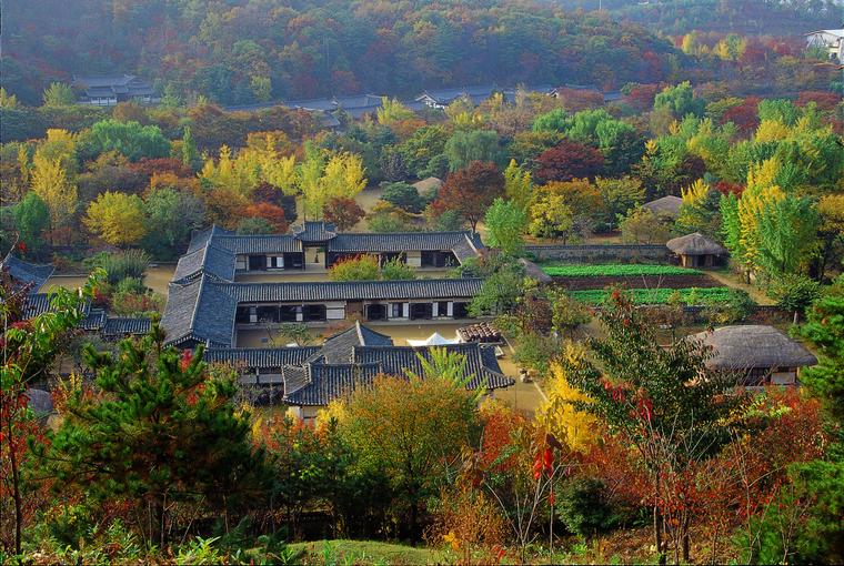 용인 2000년 공식 사진